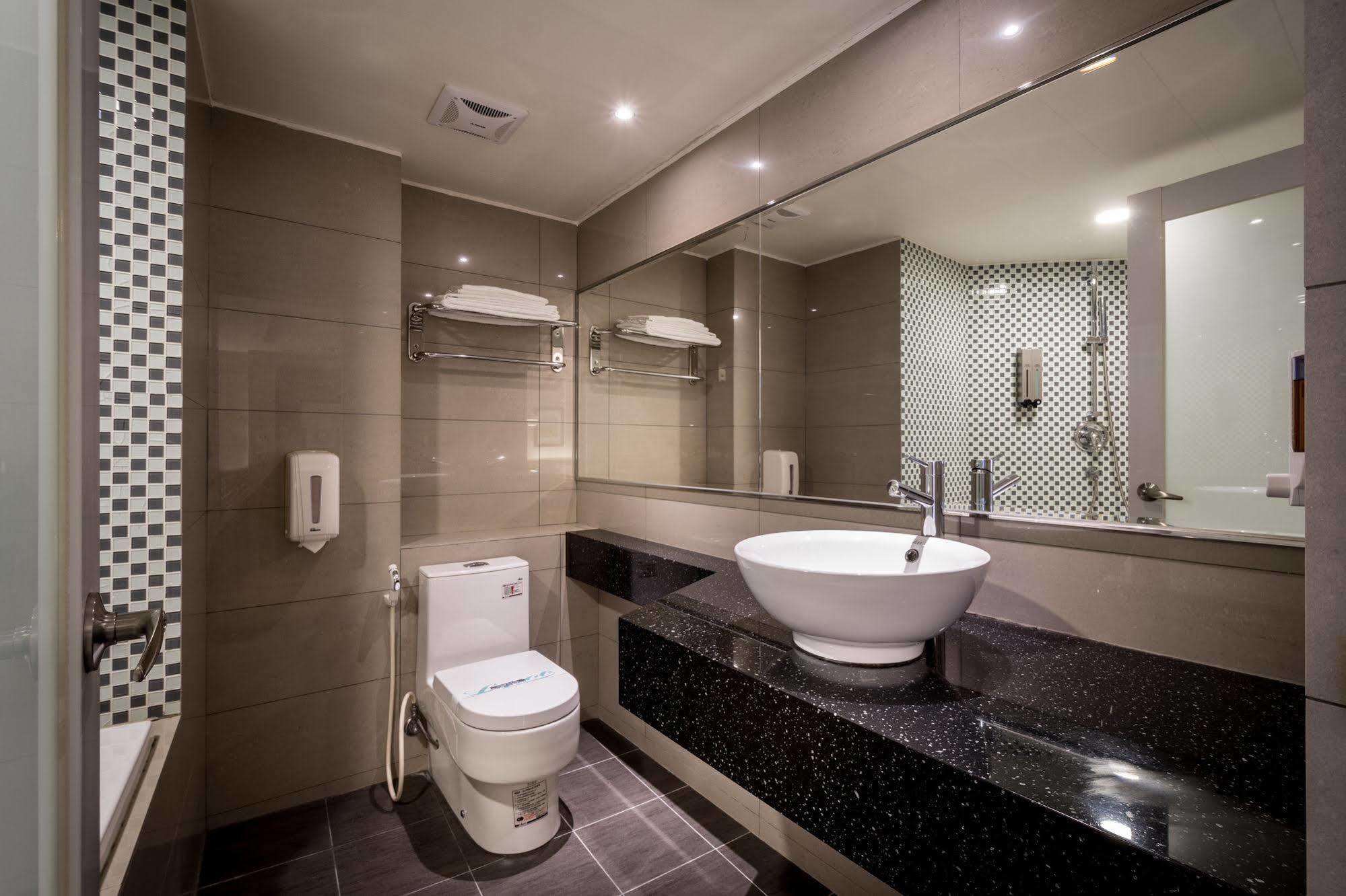 Royal Garden Hotel Tajpej Zewnętrze zdjęcie
